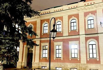 Яркий след ноября: радиусные скамейки, урны, контейнерные площадки для ТБО